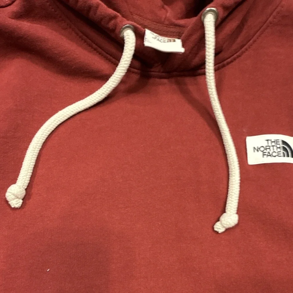 The North Face Men's Maroon Pullover Hoodie Logo Pockets Drawstring Size S